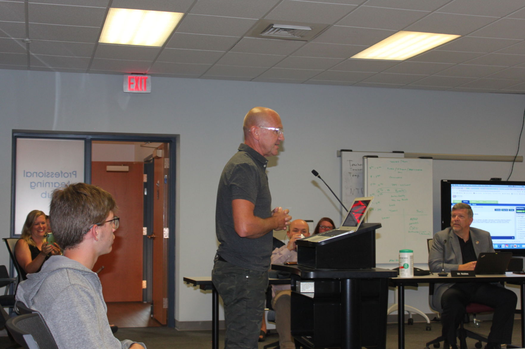 Pastor Lon Williams addresses STSD board of directors